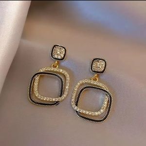 NEW Geometrical Minimalistic Diamond Square Dangle gold 18k earrings